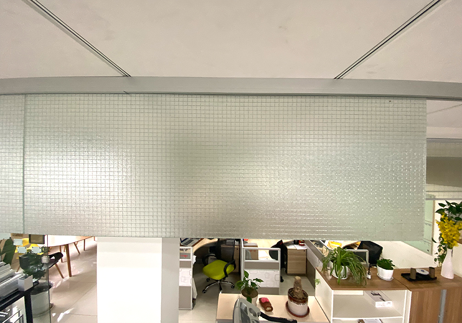 新恒邦夹丝玻璃挡烟垂壁细节图 新恒邦夹丝玻璃挡烟垂壁细节图