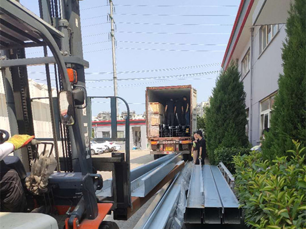 七夕情人节，新恒邦防火卷帘门出货新加坡