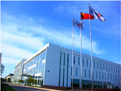 抗风卷帘门走进苏州易德龙科技股份有限公司